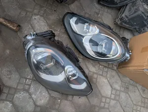 Porsche Cayenne 2016 Headlight