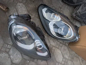 Porsche Cayenne 2016 Headlight