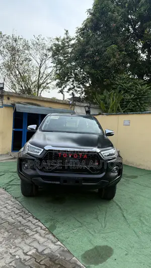 Toyota Hilux Revo Double Cab Petrol 2.7 AWD 2021 Black