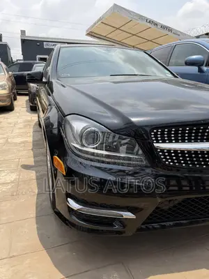 Mercedes-Benz C250 2012 Black