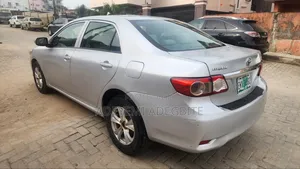Toyota Corolla 2012 Silver