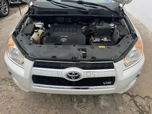 Toyota RAV4 2010 White