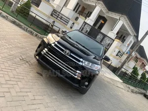 Toyota Highlander SE 4x4 V6 (3.5L 6cyl 8A) 2017 Black