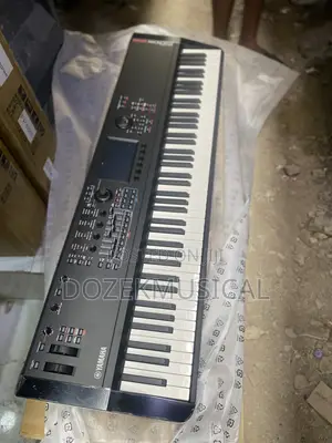 Yamaha Modx M8 Synthesize Keyboard
