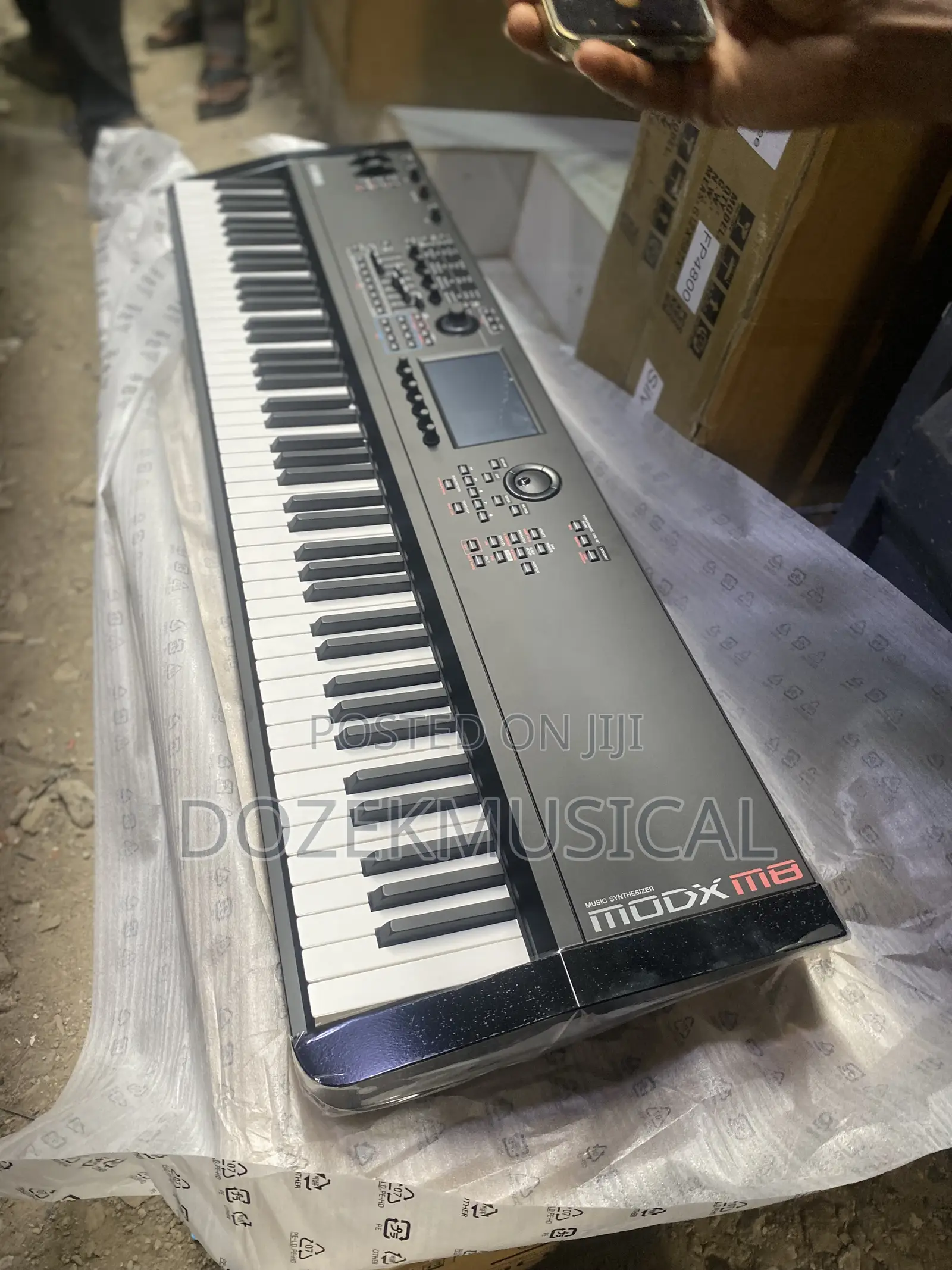 Yamaha Modx M8 Synthesize Keyboard