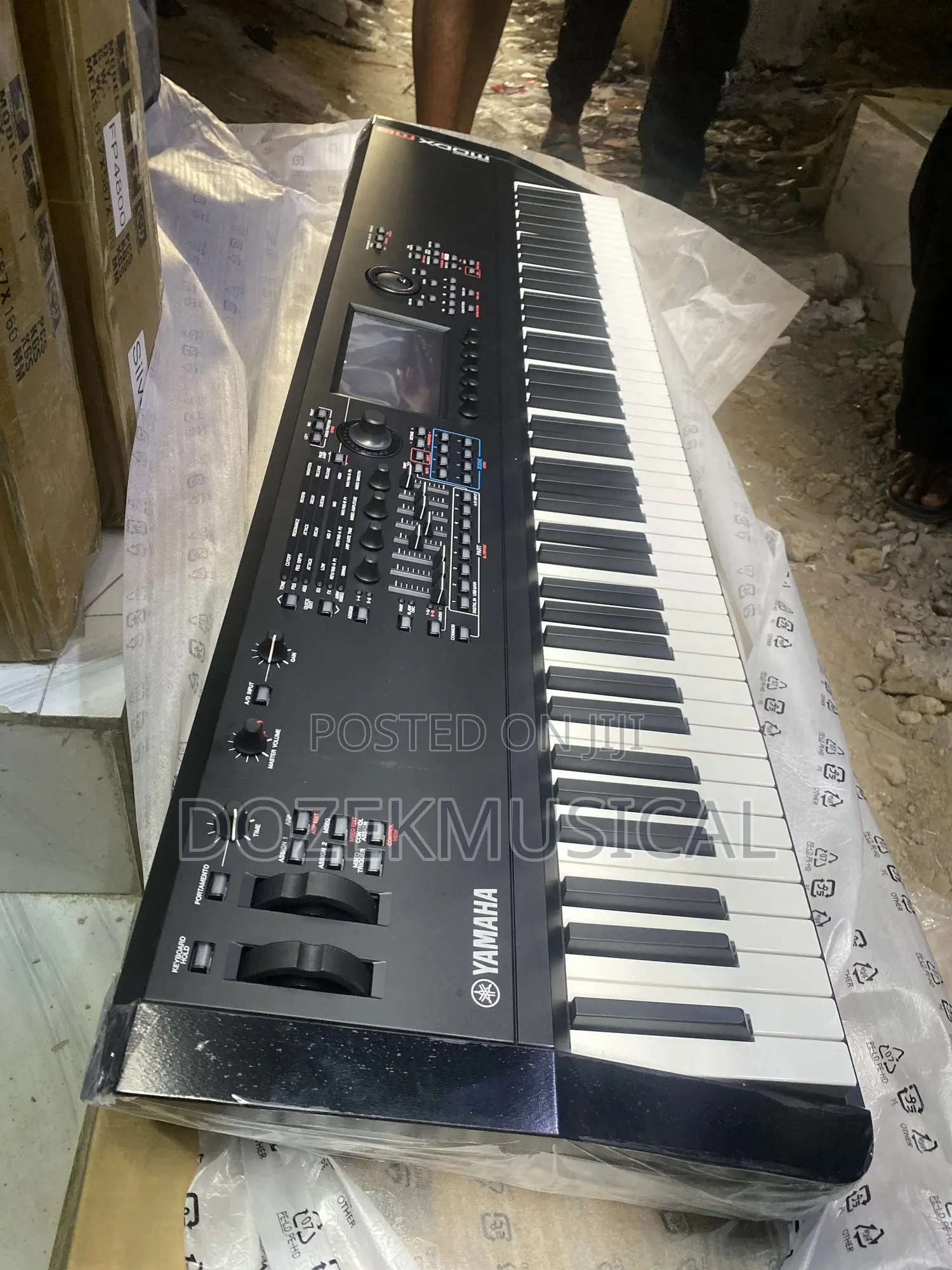 Yamaha Modx M8 Synthesize Keyboard