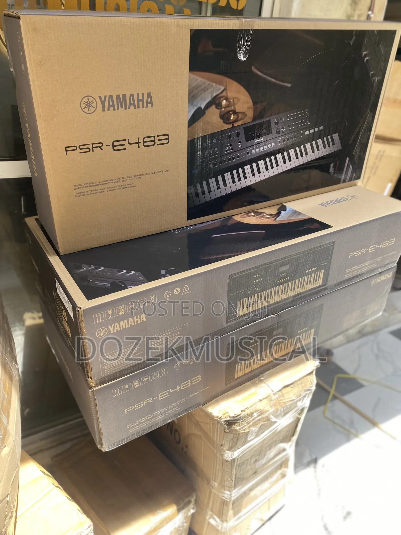 Yamaha PSR E483 Keyboard