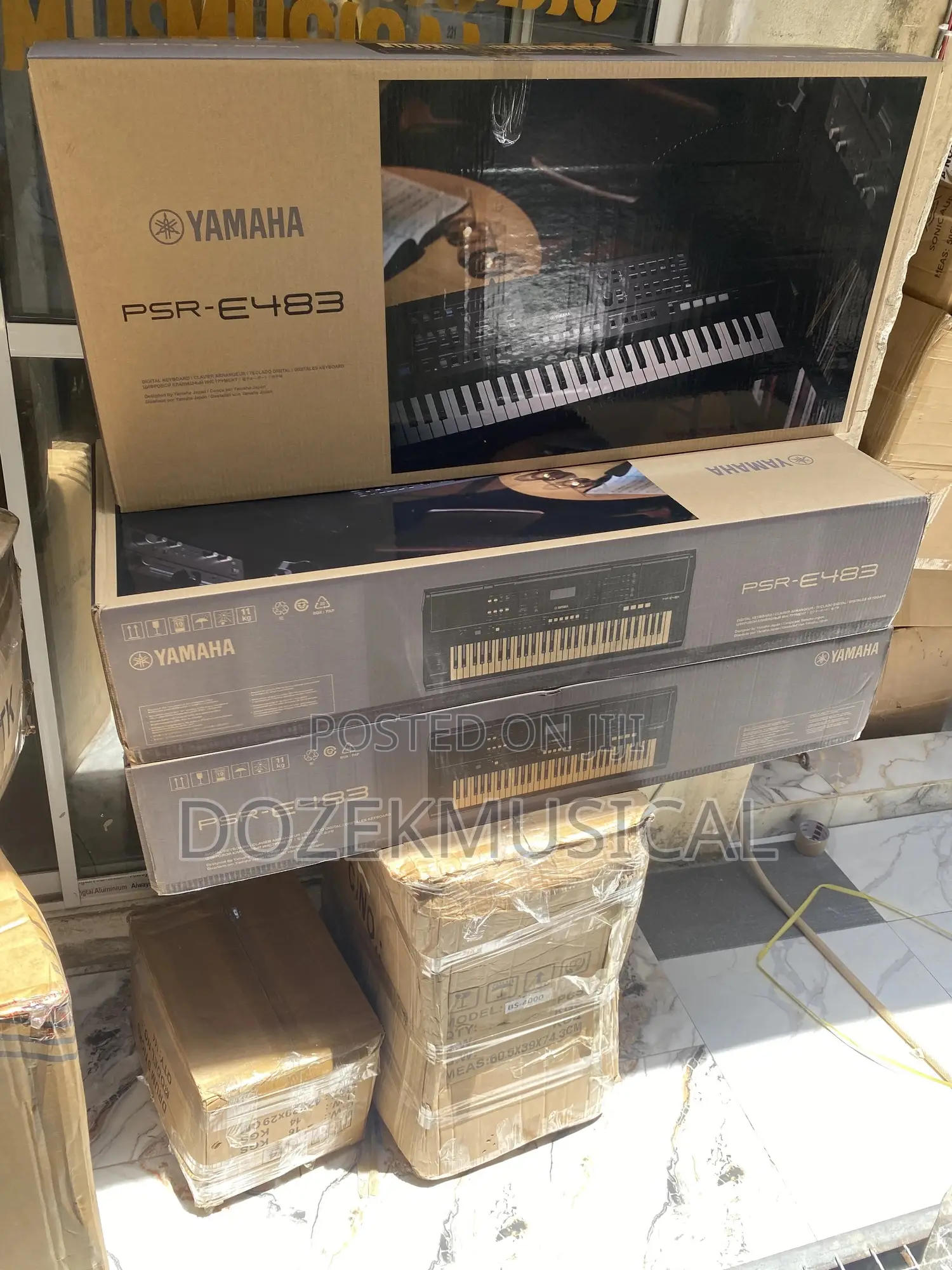 Yamaha PSR E483 Keyboard