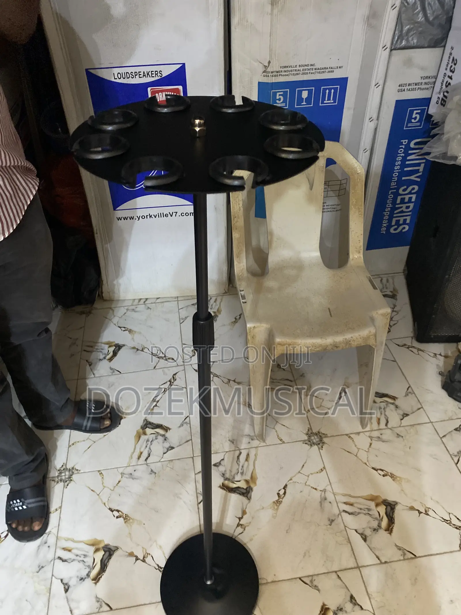8 Multiple Microphone Stand