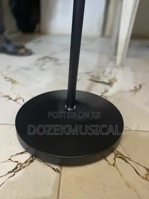 8 Multiple Microphone Stand