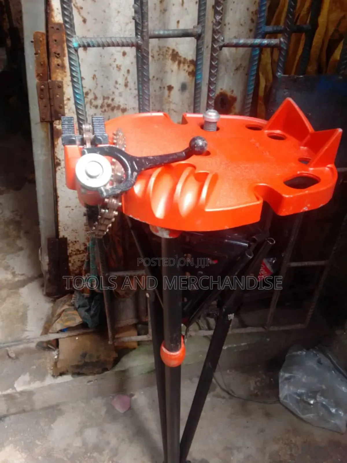 Tri-Stand Pipe/Chain Vice