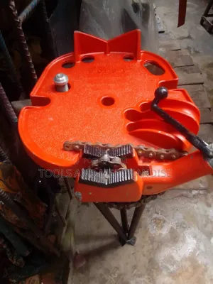 Tri-Stand Pipe/Chain Vice