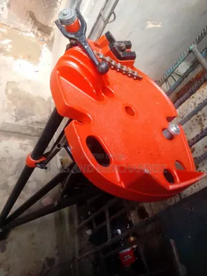 Tri-Stand Pipe/Chain Vice