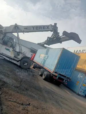 Empty 40ft And 20ft Containers