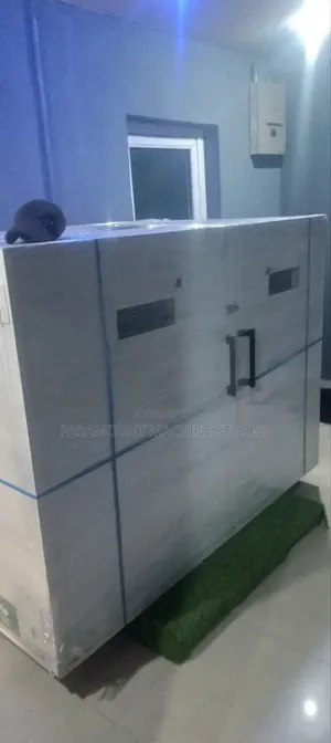 Incubator (2112 Egg Capacity)