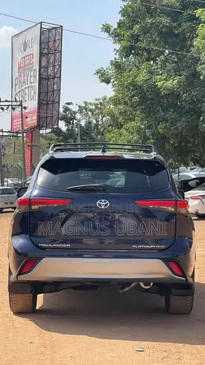 Toyota Highlander Platinum 2022 Blue