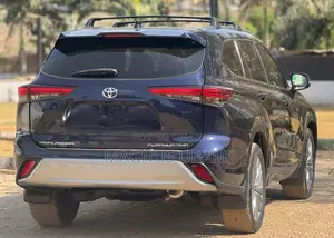 Toyota Highlander Platinum 2022 Blue