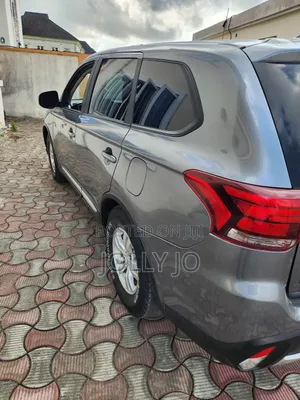 Mitsubishi Outlander SE AWC 2018 Gray