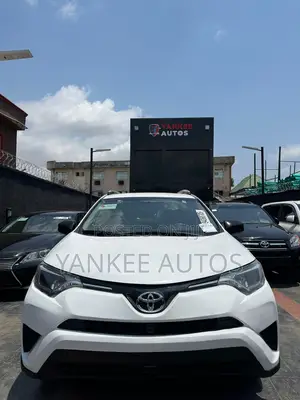 Toyota RAV4 LE AWD (2.5L 4cyl 6A) 2016 White
