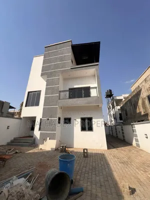 4bdrm Apartment in Lifecamp for sale
