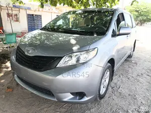 Toyota Sienna 2013 Gray