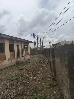 5bdrm Bungalow in Olopomeji, Akobo for sale
