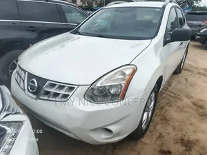 Nissan Rogue SV 4dr SUV (2.5L 4cyl CVT) 2015 White