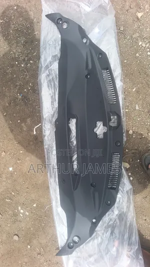 Radiator Plastic Lexus Is250 2015