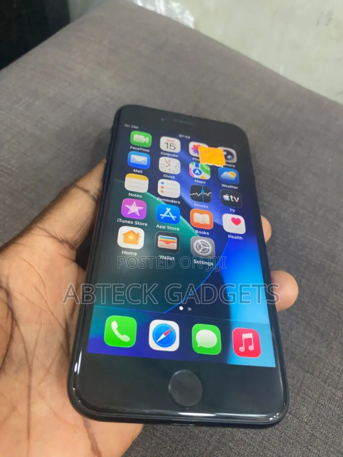Apple iPhone SE (2020) 64 GB Gray