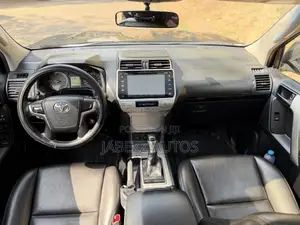 Toyota Land Cruiser Prado 2.7 2019 Black