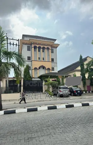 3bdrm Apartment in Banana Island for rent