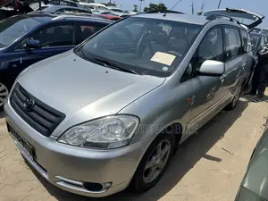 Toyota Avensis Verso 2.0 Petrol 2006 Silver