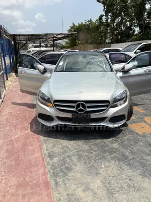 Mercedes-Benz C300 2016 Silver