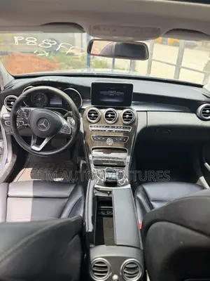 Mercedes-Benz C300 2016 Silver
