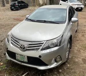 Toyota Avensis 2.0 Advanced 2012 Silver