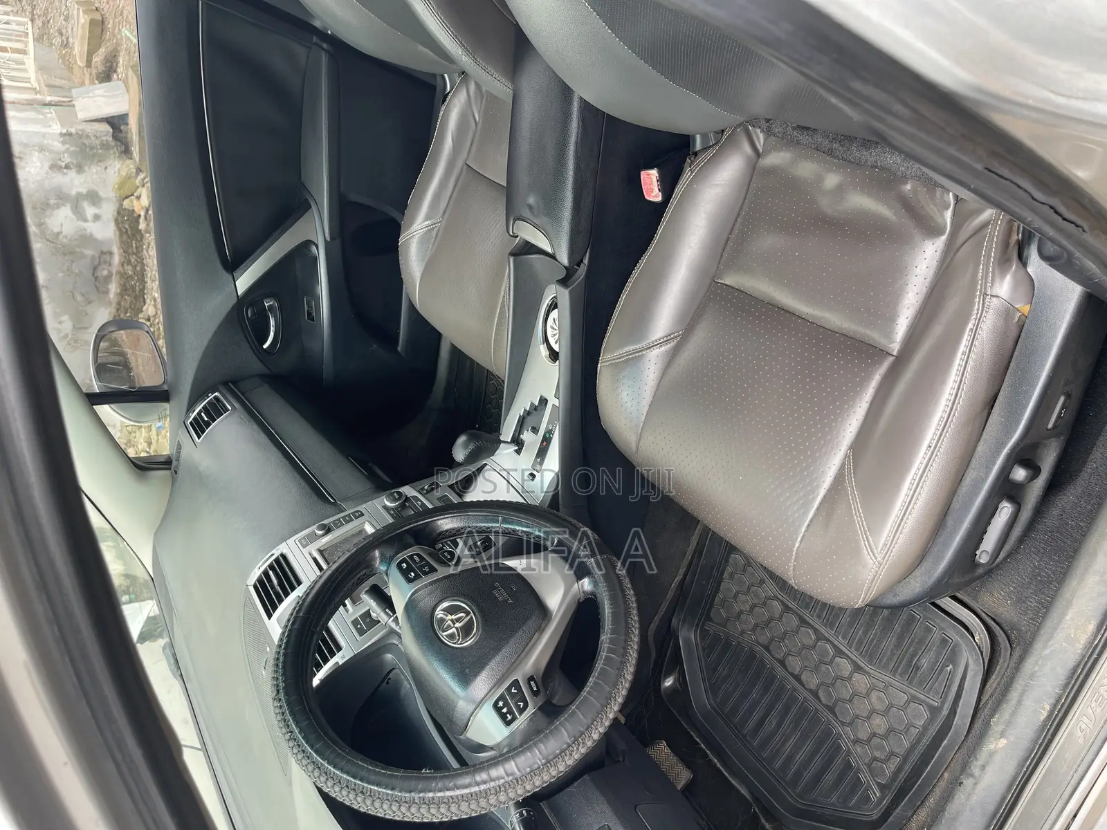 Toyota Avensis 2.0 Advanced 2012 Silver