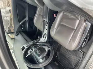 Toyota Avensis 2.0 Advanced 2012 Silver