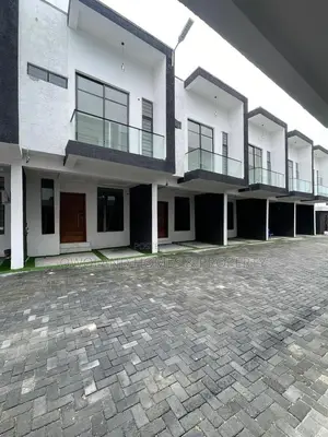 3bdrm Duplex in Ikota Estate for rent