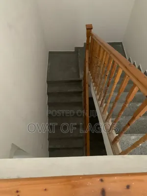 5bdrm House in Lekki Phase 1 for rent