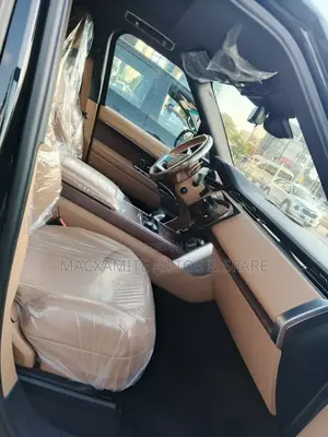Land Rover Range Rover Vogue 2023 Black