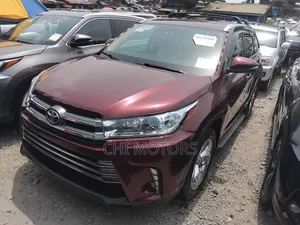 Toyota Highlander LE 4x2 (2.7L 4cyl 6A) 2017 Red