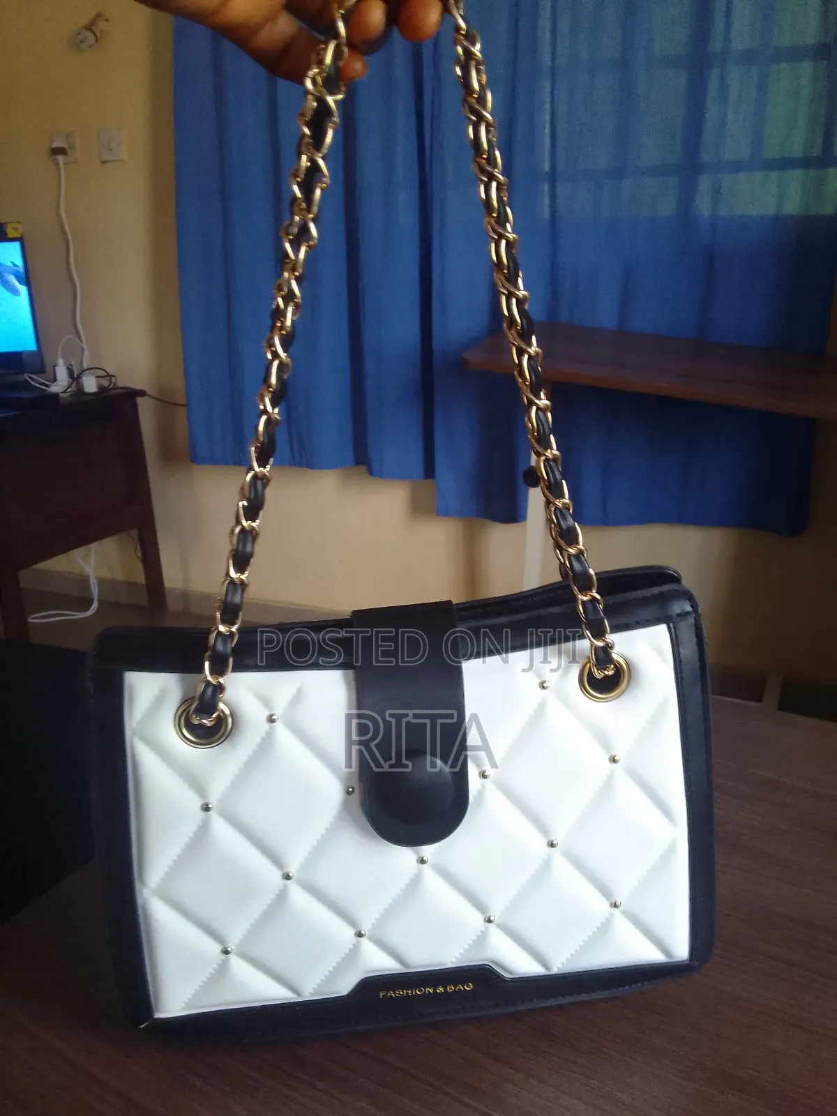 Elegant Large Capacity Shoulder Bag