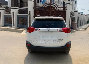 Toyota RAV4 Limited 4dr SUV AWD (2.5L 4cyl 6A) 2014 White