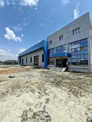 Large Warehouse With Massive Space for Commercial Use