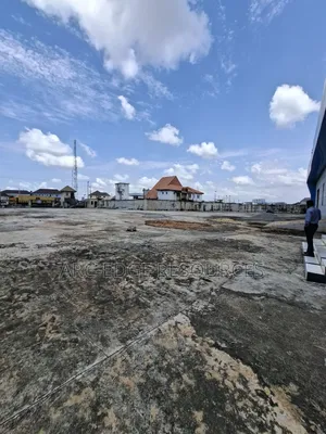 Large Warehouse With Massive Space for Commercial Use