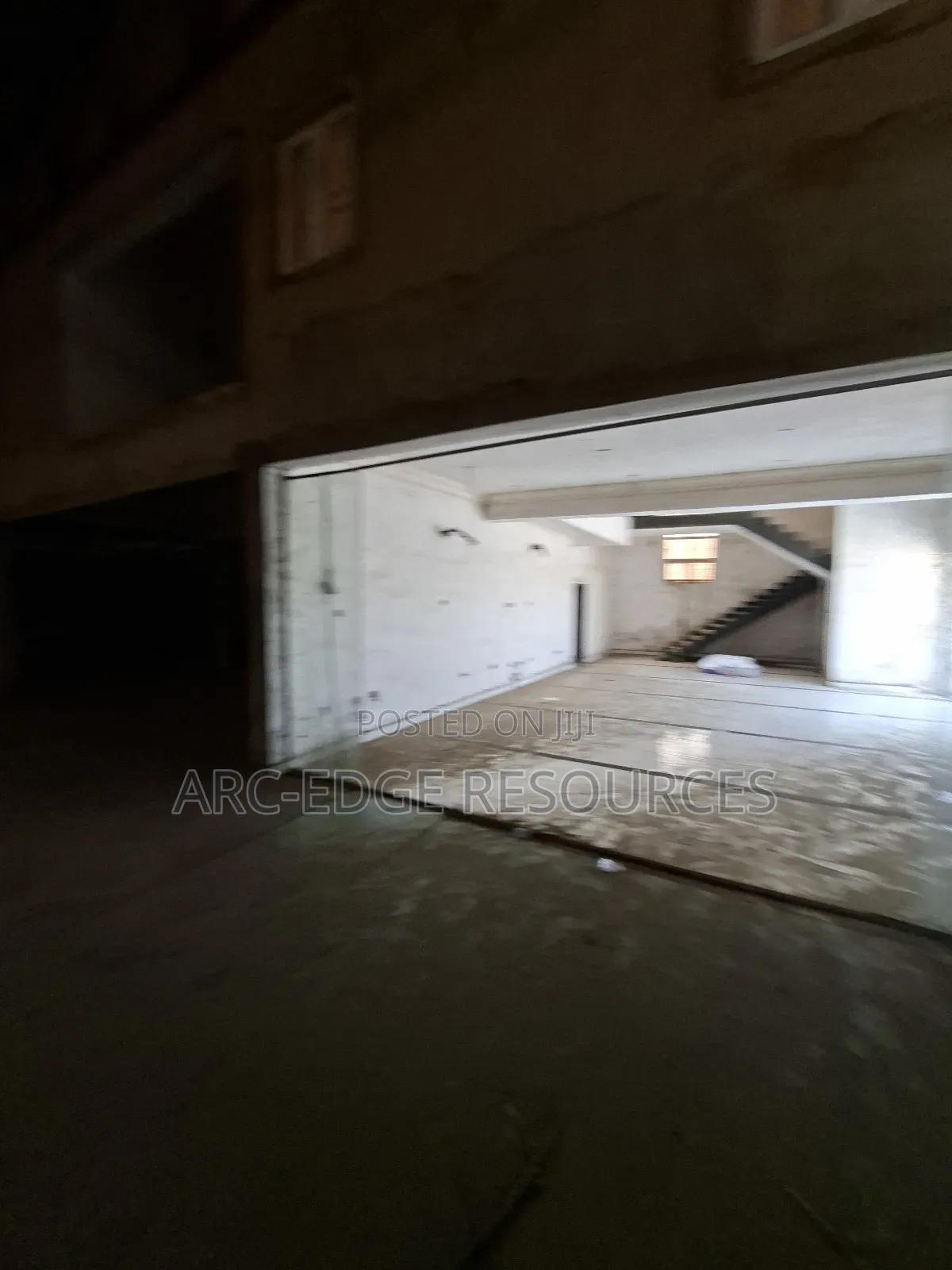 Large Warehouse With Massive Space for Commercial Use