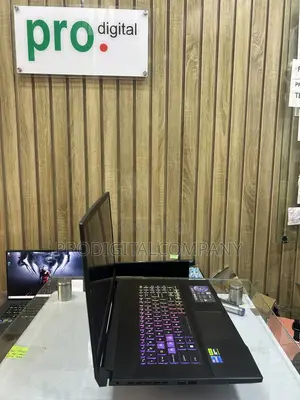 Laptop MSI Katana 17 32GB Intel Core i7 SSD 1T