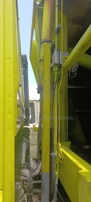 Super Clean Foreign Used Waste Disposal Garbage Truck