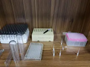 Compact 200w Tip Box for Laboratory Convenience