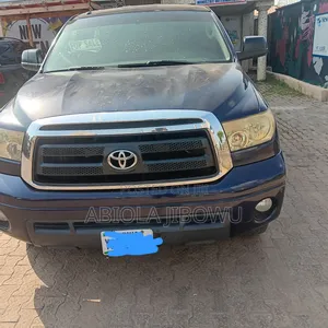 Toyota Tundra CrewMax Limited 5.7L 2010 Blue